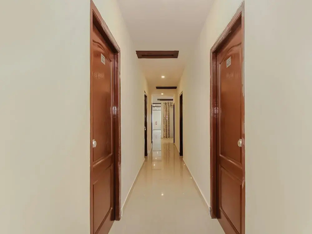 OYO 28743 Golconda Inn