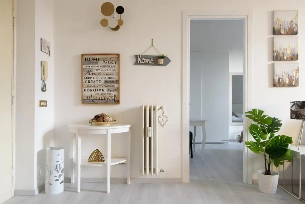 White Napoleone Apartment