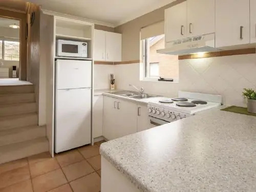 Cascades 18/3 Kurrajong Street