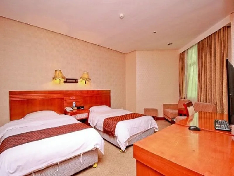 KMC Holiday Hotel