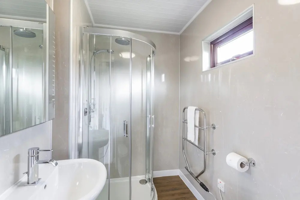 Primrose Lodge 4 with Hot Tub (H 2014) 57499