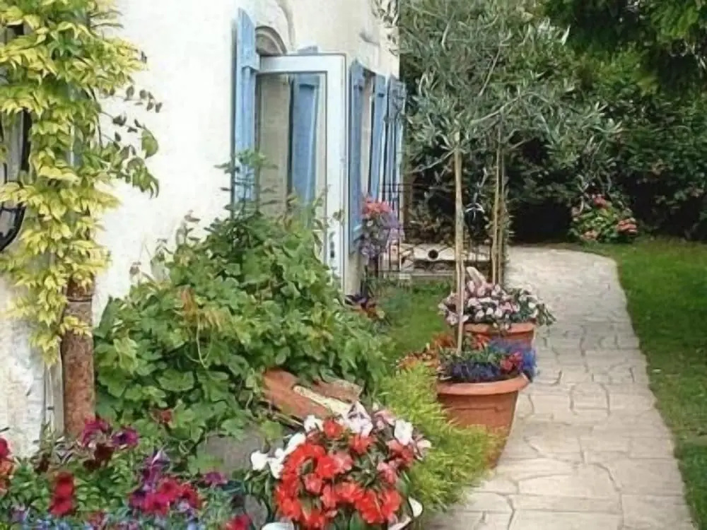 Logis Hotel Restaurant La Grange Du Relais