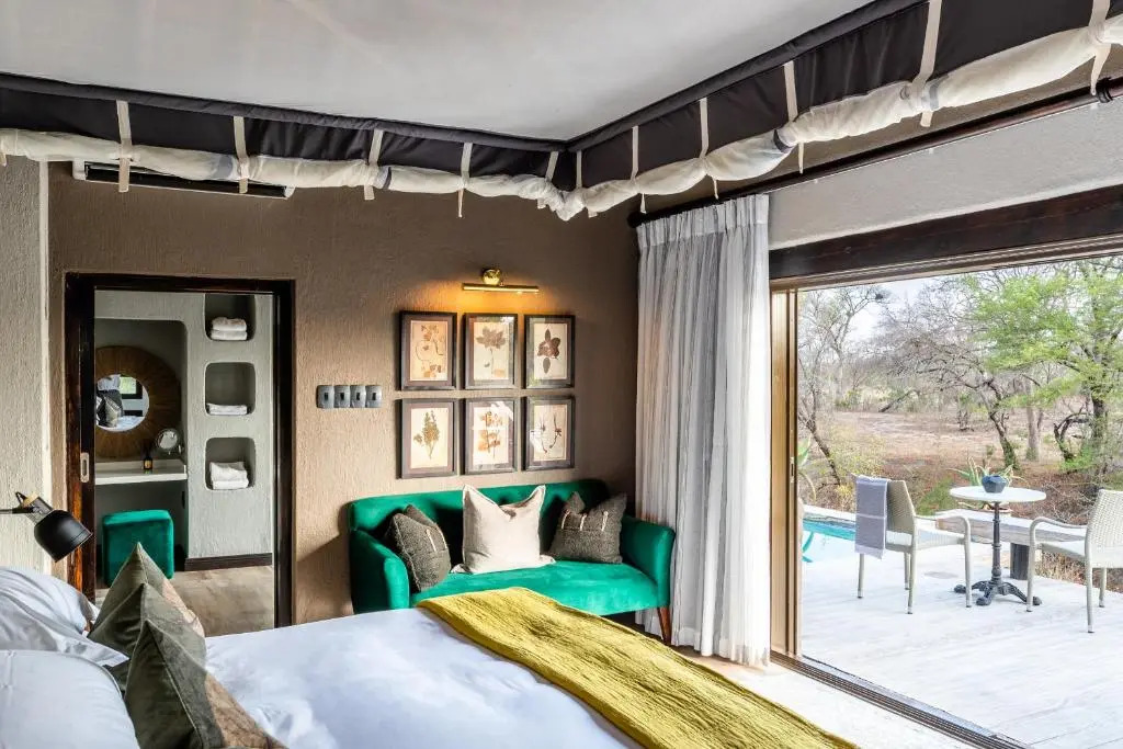 Thornybush Simbambili Lodge