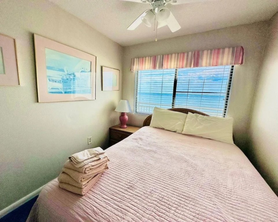 Sanabel 704 2 Bedroom Condo by RedAwning, North Myrtle Beach