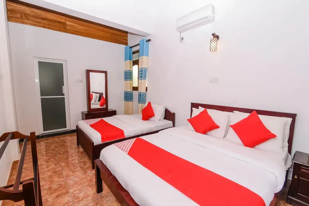 OYO 392 Redstar Kandyan