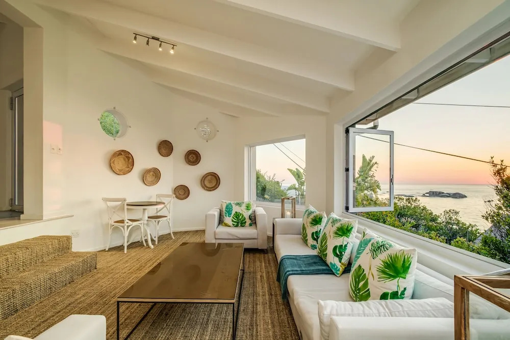 Bungalow on 4th