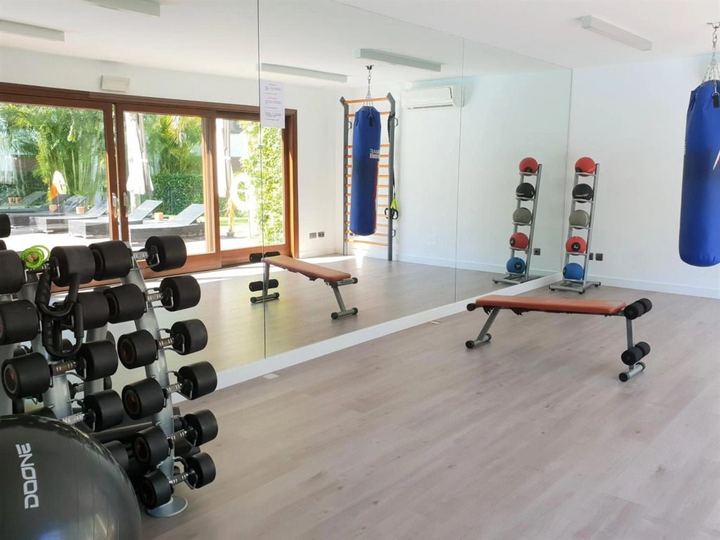 LUXURY APARTMENT FRONTAL BEACH in Doncella Beach