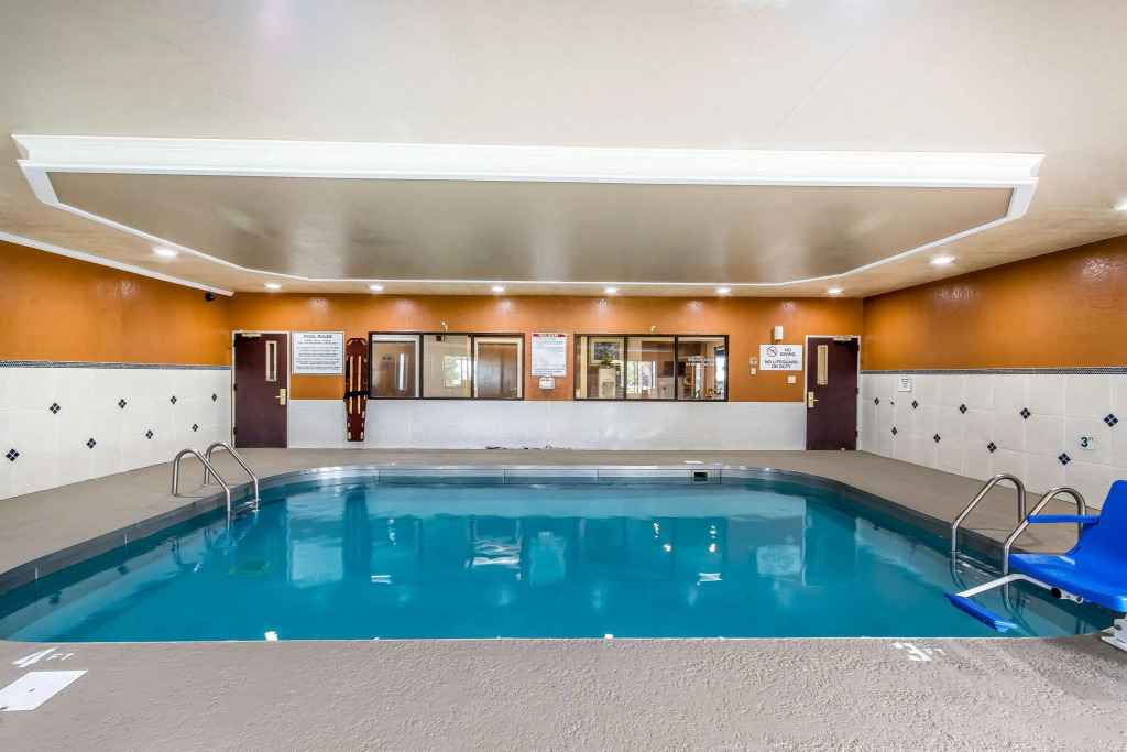 Quality Inn & Suites Evansville North