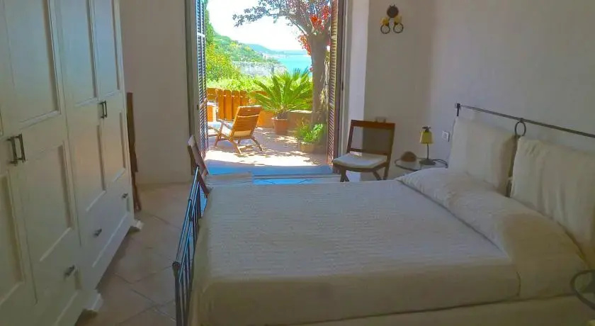 Ischia Paradise Corner
