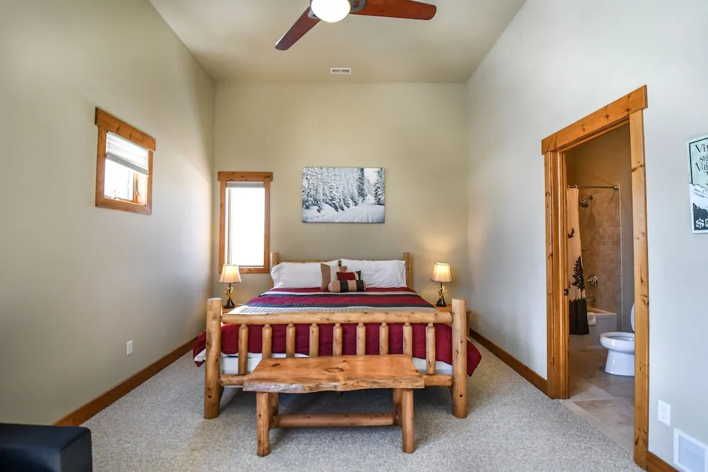Glacier Paradise 5 Bedroom Townhome