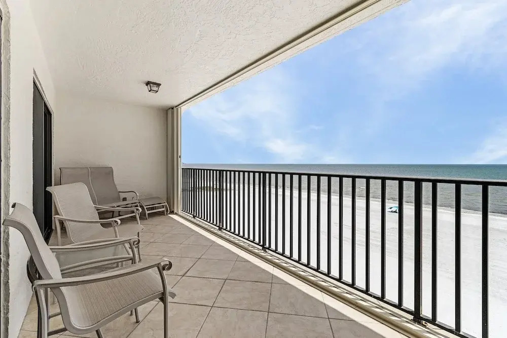 Pelican Watch 604 3 Bedroom Condo by RedAwning