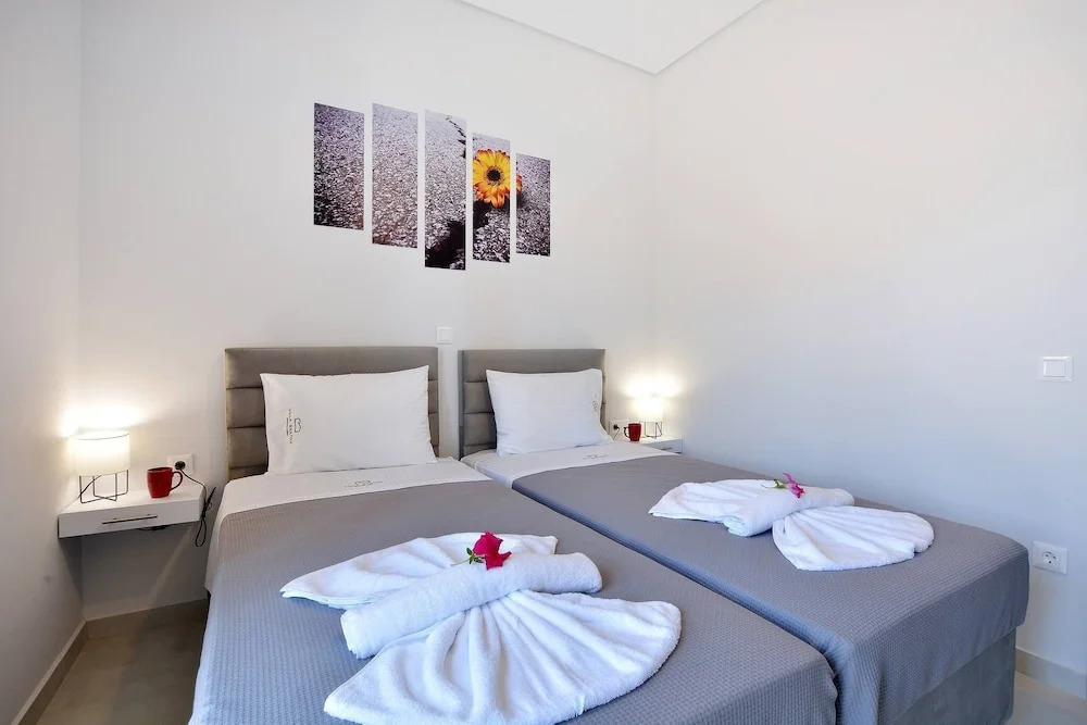 Villa Bratou Ignis Sleeps 6 with Parking