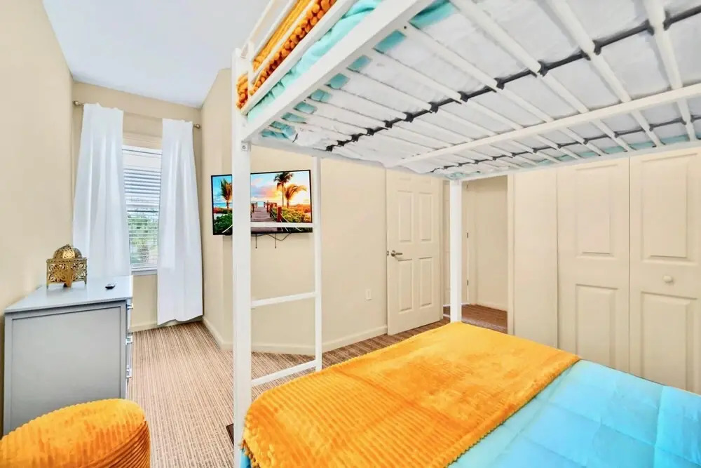Bright 3BR Condo With Pool and Hot Tub Close to Disney