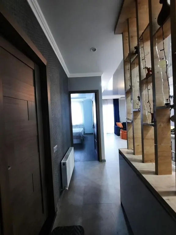 Apartment 32