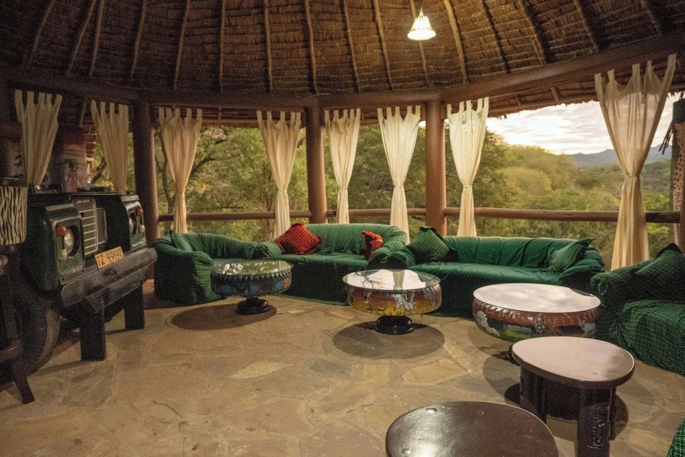 Sable Mountain Lodge, A Tent with a View Safaris