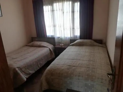 Casa De Familia