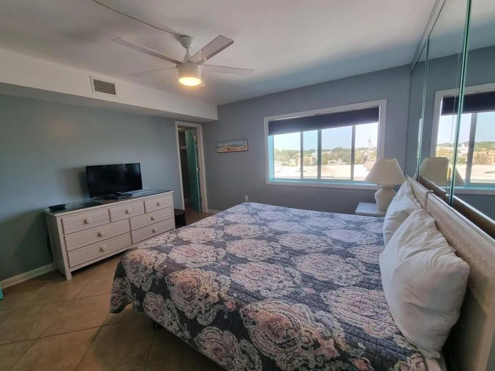 Aqua Villa 302