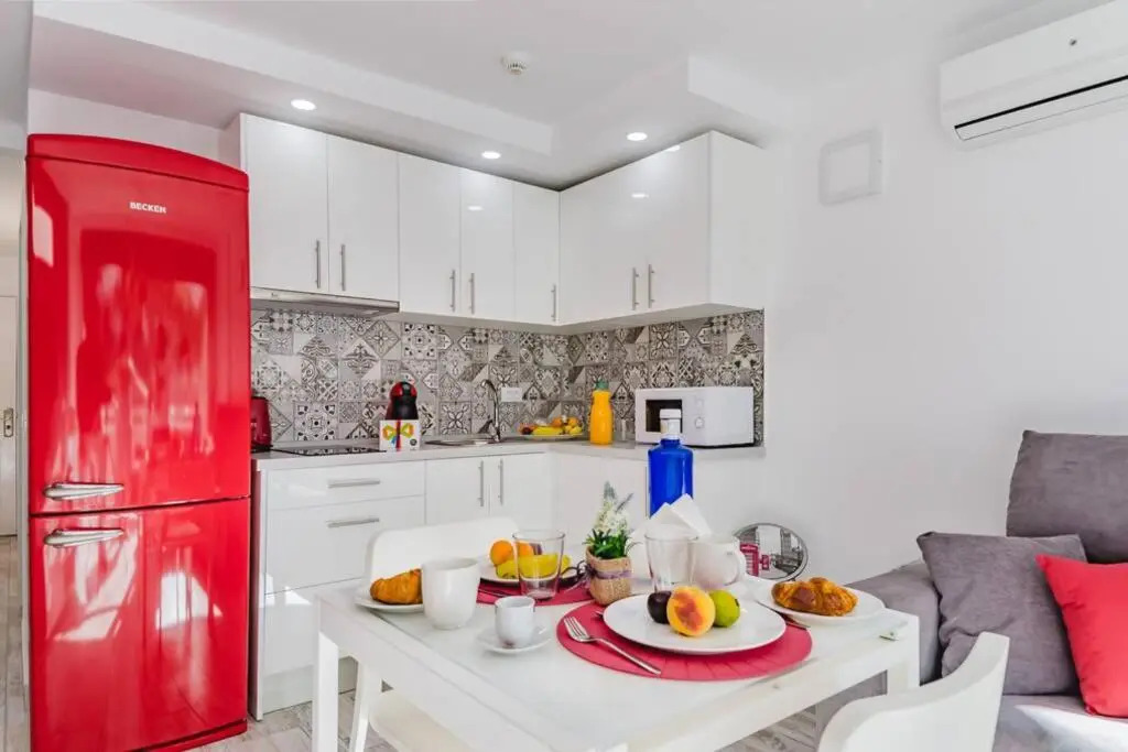 Luxury apt 1 MINUTE from the Beach of the Dunes