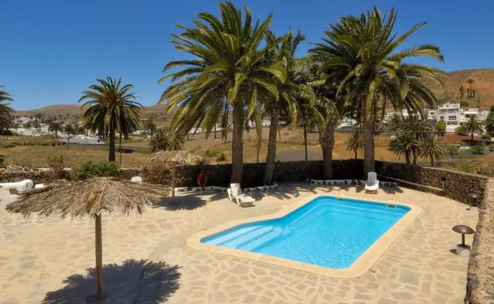 Villa - 2 Bedrooms with Pool and WiFi - 106084