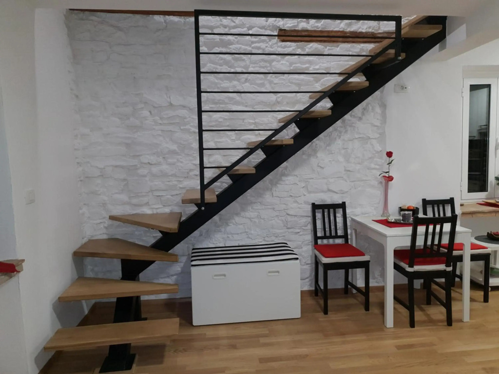 Stone wall apartments Izola