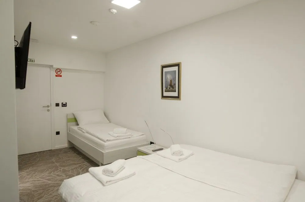 Hostel Green