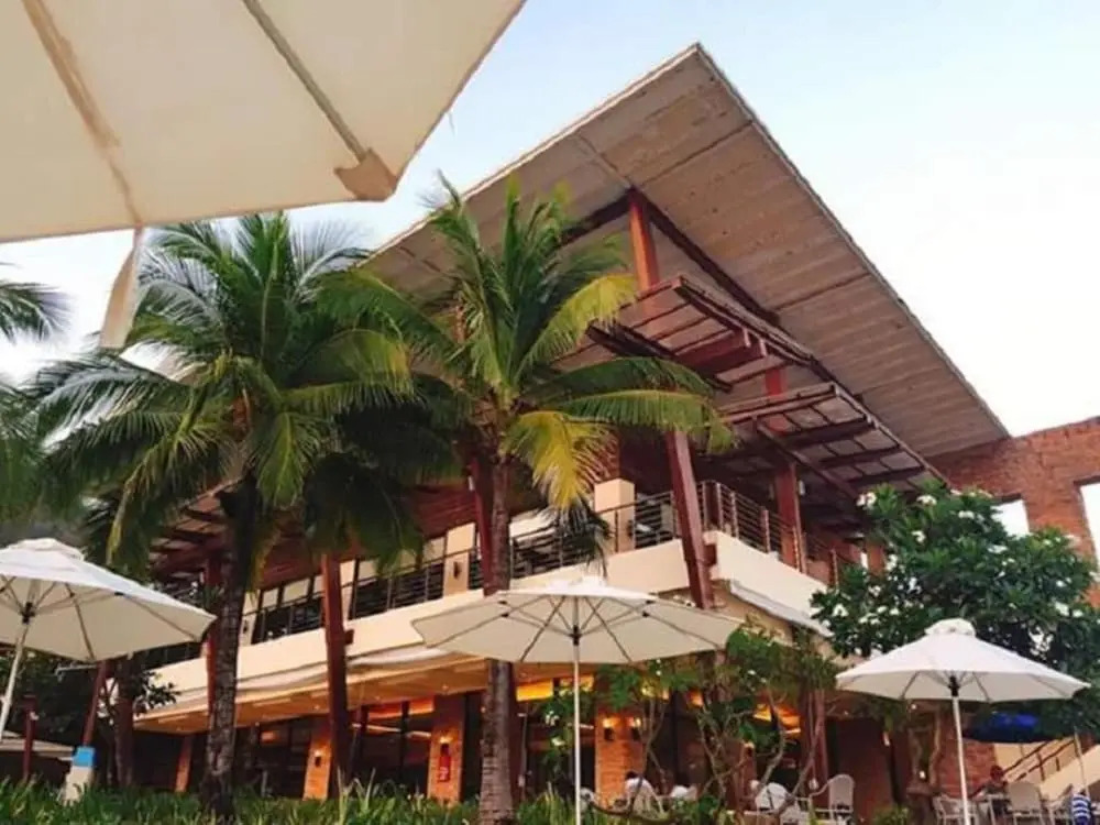 PICO DE LORO RESORT CONDOTEL
