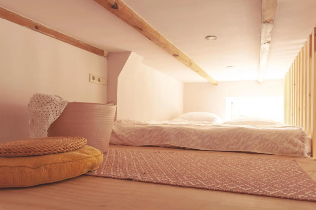 Lovely and charming guesthouse near city center, close to Rotterdam