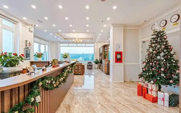 PINE VIEW Hotel Dalat
