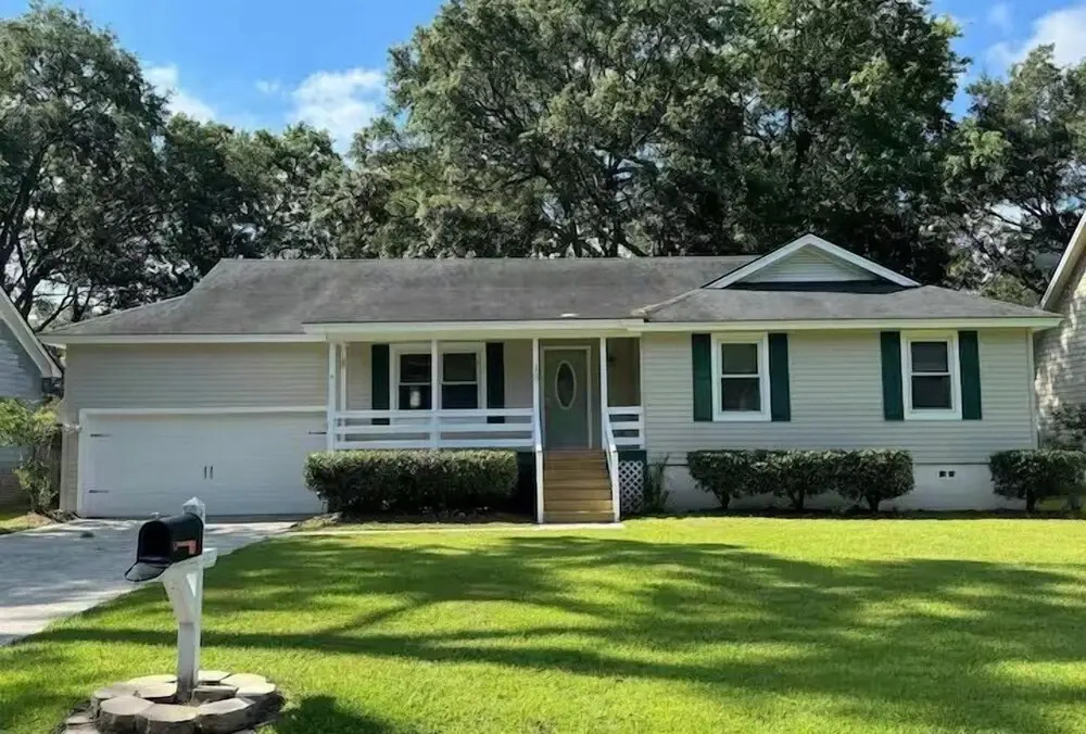 Modern Home Near Beach & City Dog Friendly