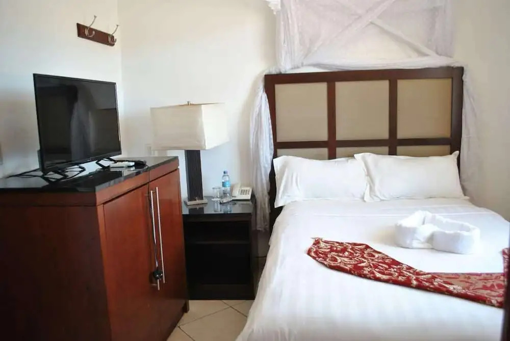 ShaMooL Hotel