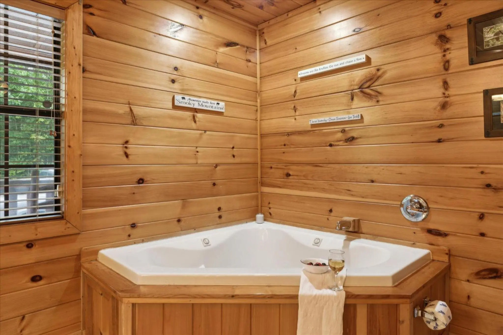 Lucky Cub Cabin