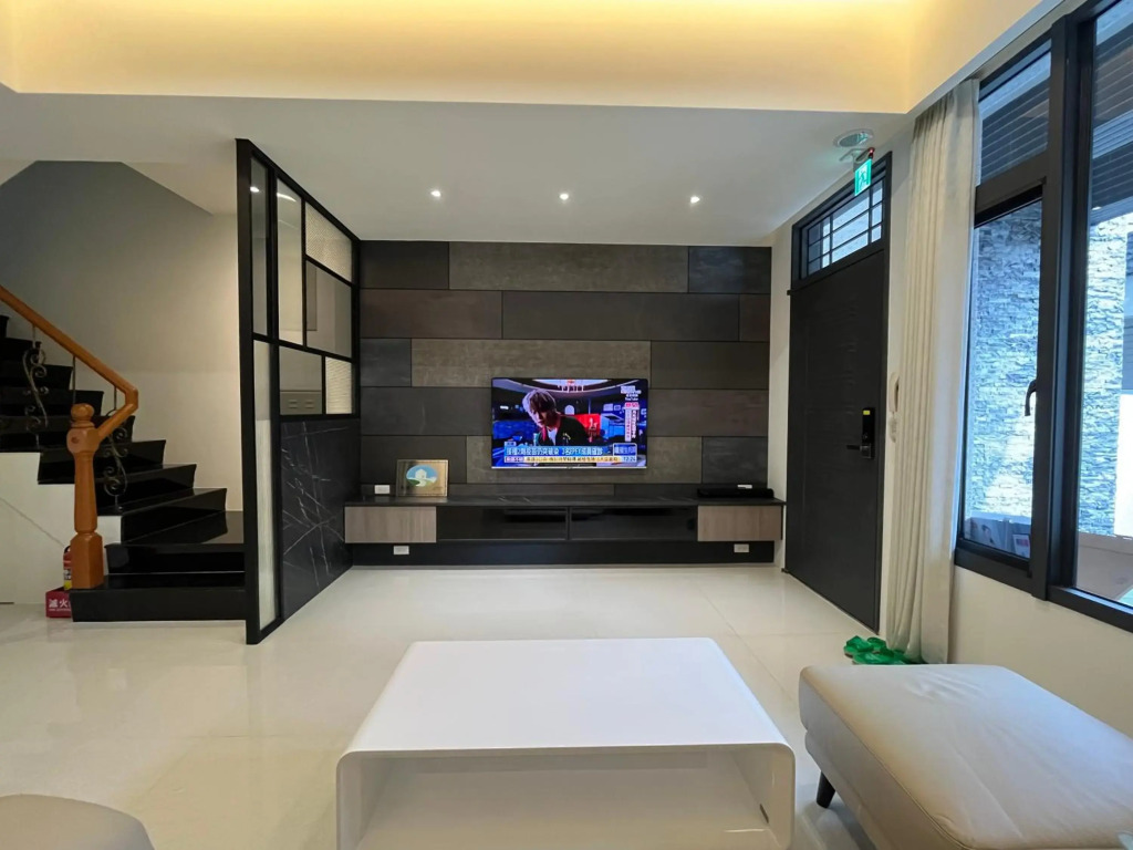 Latitude 23N