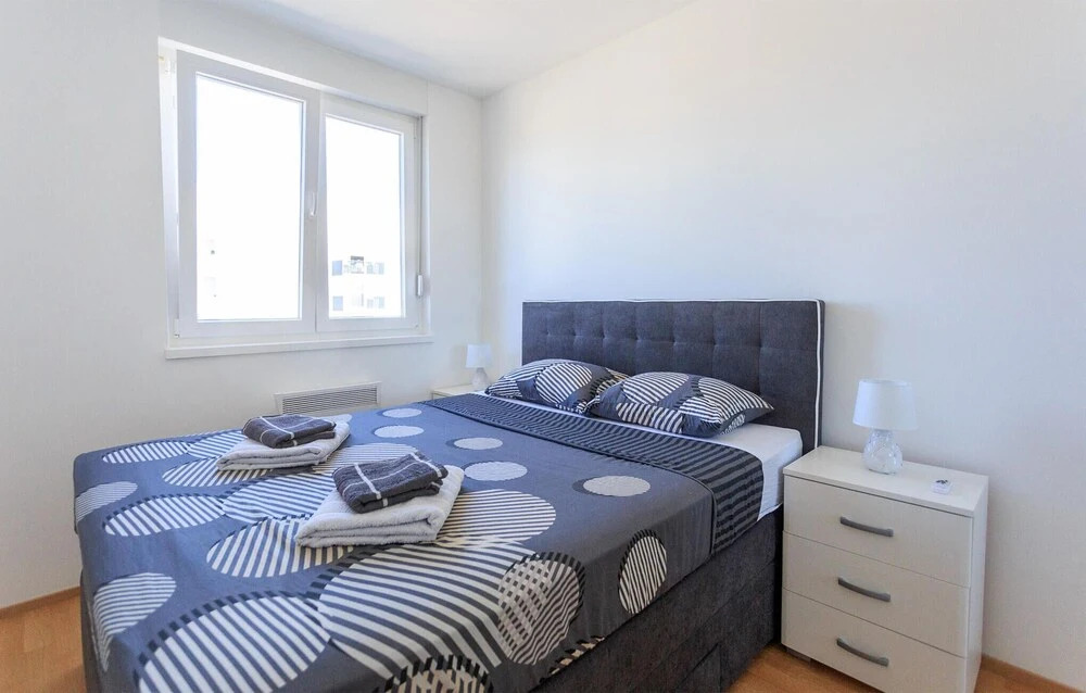 Beautiful Apartment in Zadar With Wifi and 2 Bedrooms
