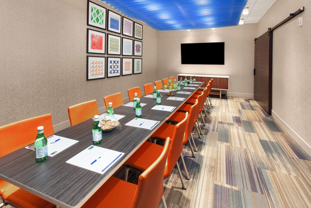 Holiday Inn Express & Suites - Sterling Heights-Detroit Area by IHG