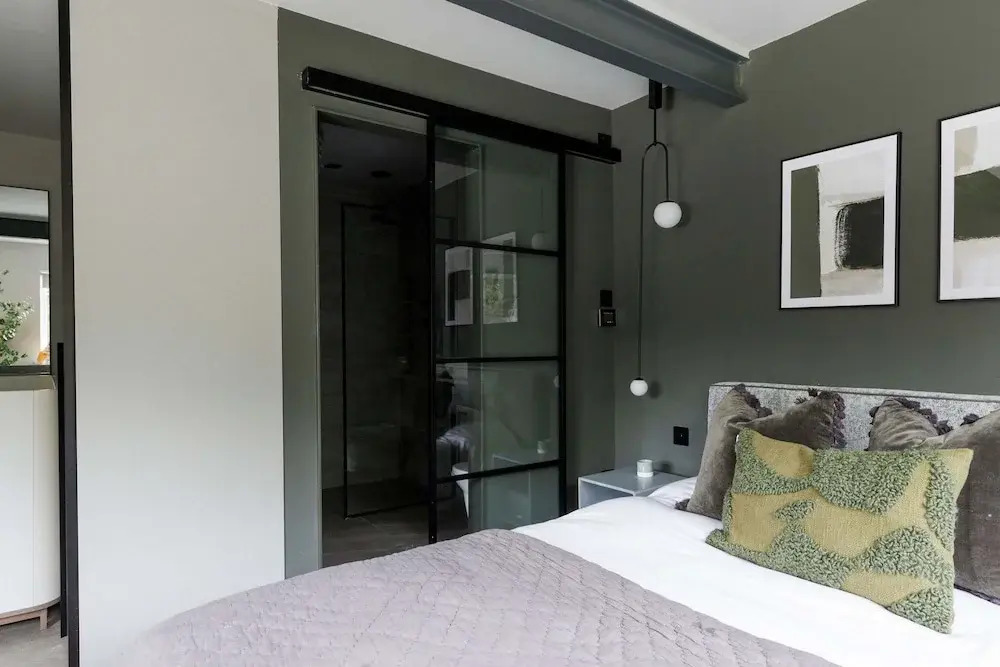 Stylish 4 Bed Home Close to Beach