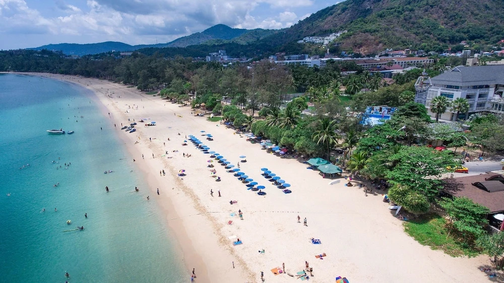 Nai Harn Condominium