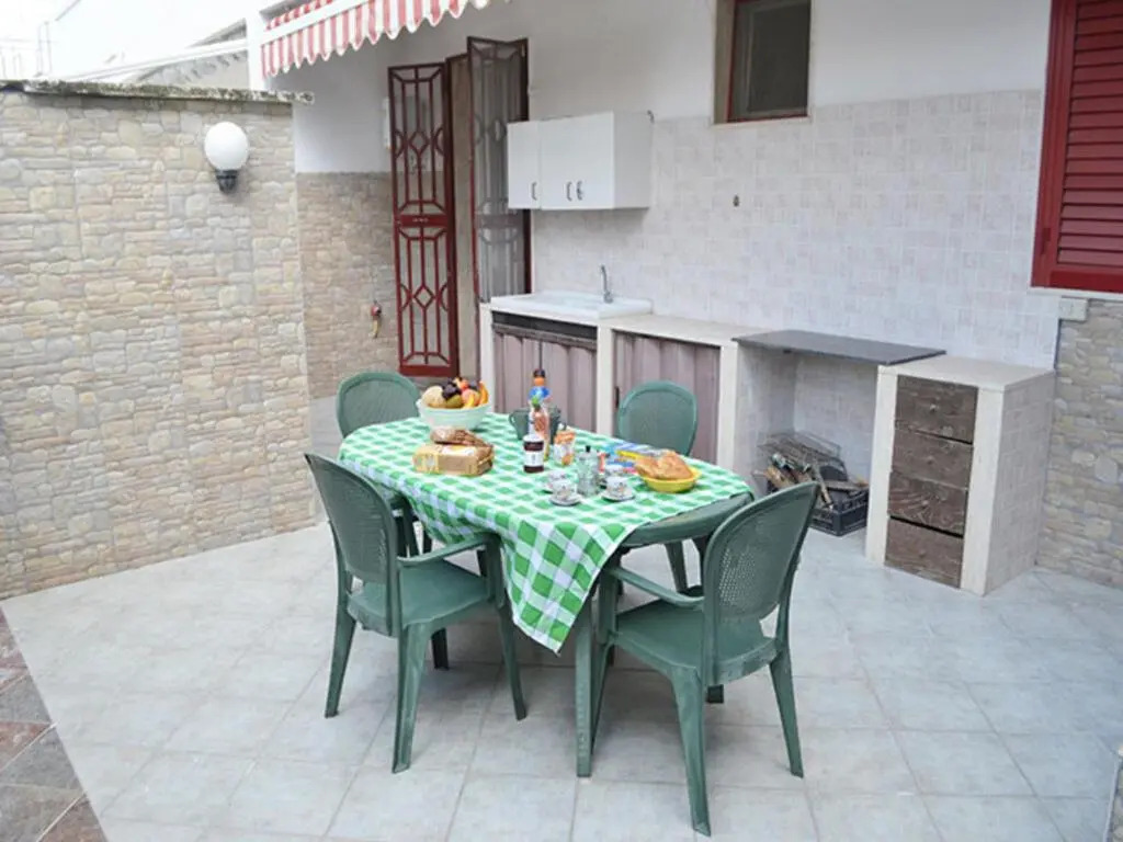 Apartment Near The Beach With Air Conditioning Pets Allowed