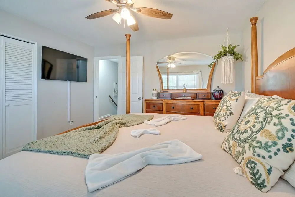 Walk to Ocean - Townhome w/ Patio in Myrtle Beach!