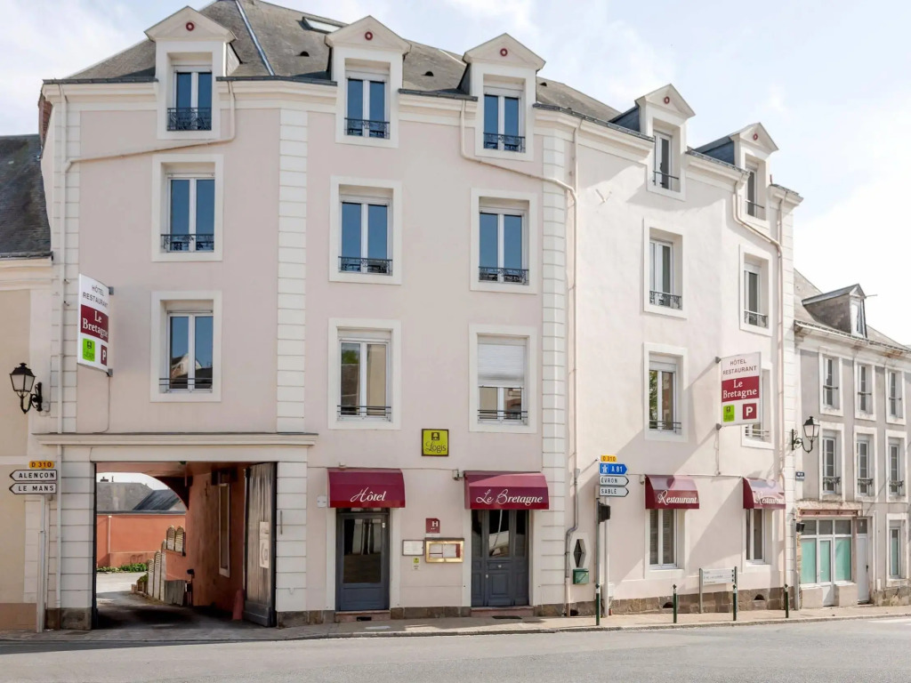 Logis Hôtel & Restaurant - Le Bretagne