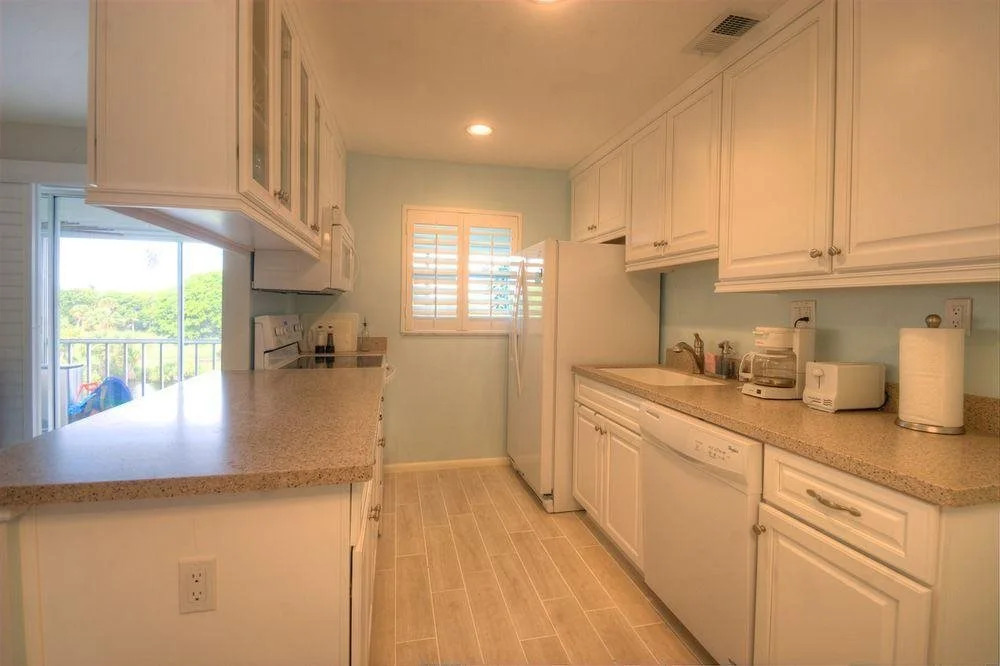 Spanish Cay A8 by RedAwning