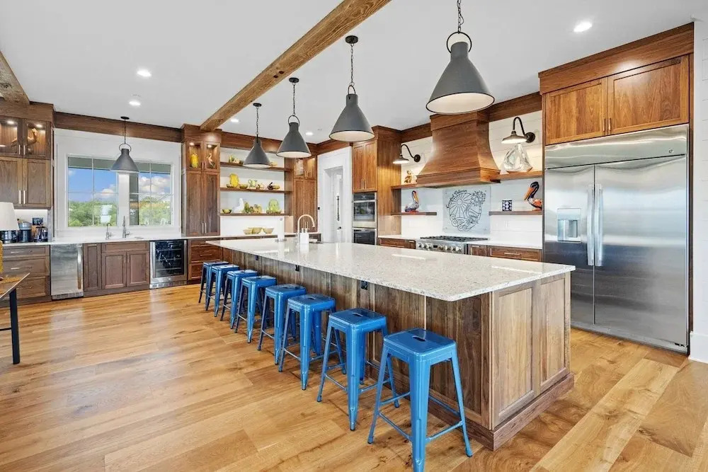 Cornfed Pelican 9 Bedroom Home