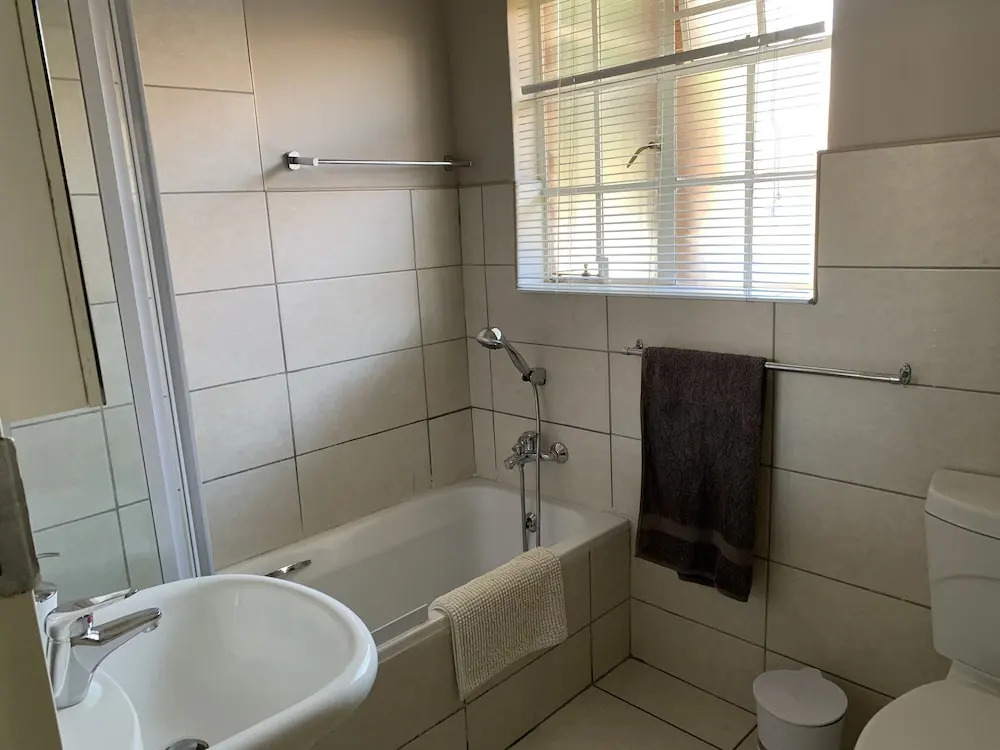 Comfortable Furnished Apartment Wi-fi Free Parking