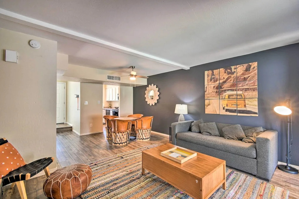 Scottsdale Townhome w/ Pool Access, Near Old Town!