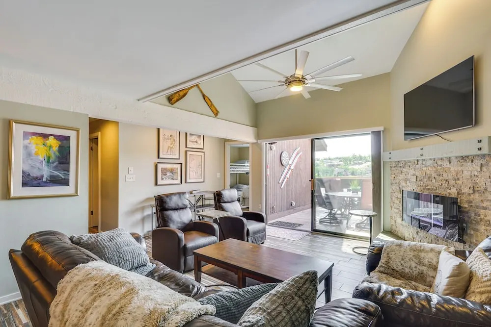 Boat Slip & Pools: Waterfront Osage Beach Condo!