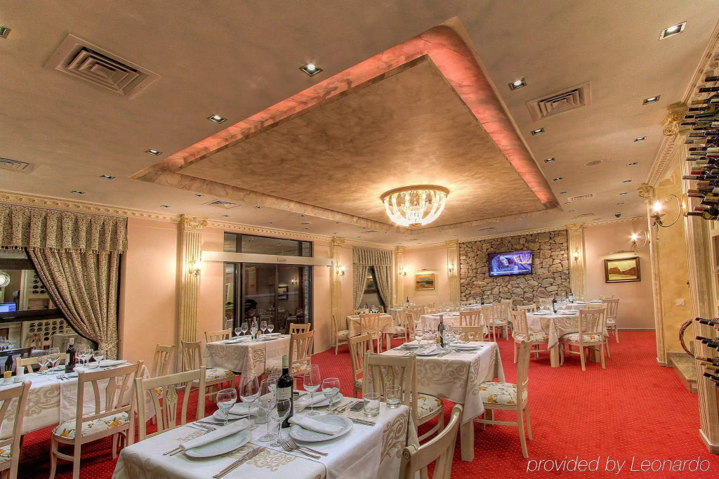 Golden Hotel