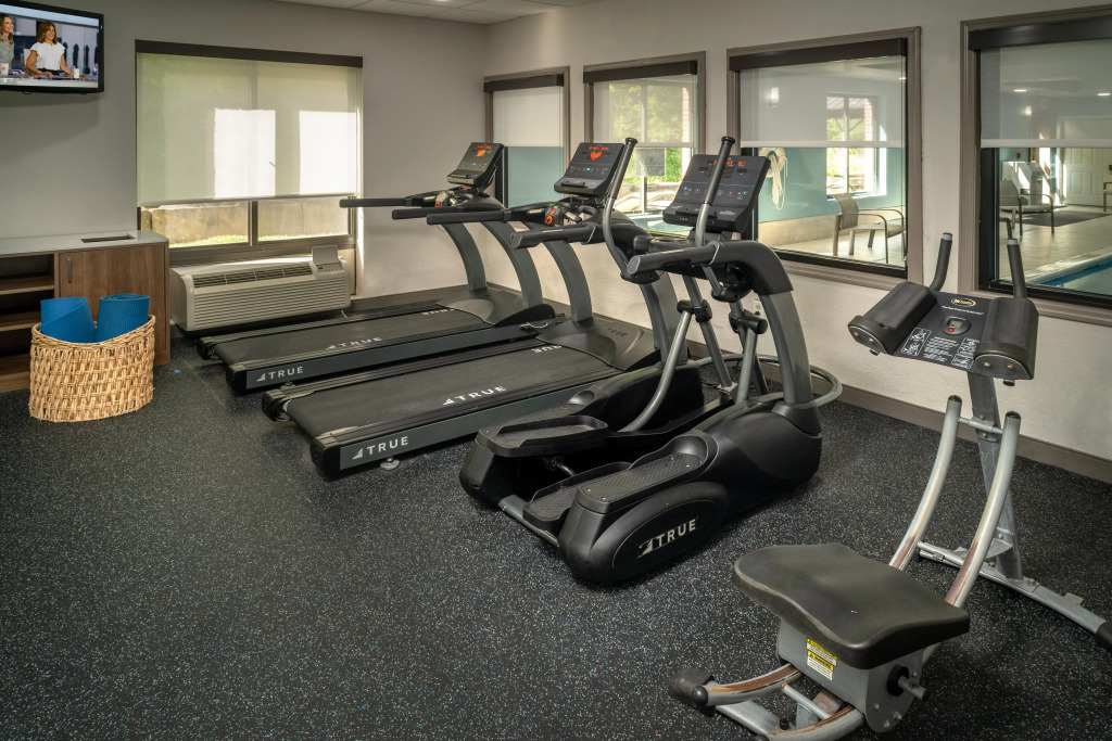 Holiday Inn Express & Suites Cross Lanes by IHG