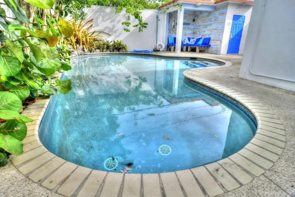 Tres Palmas Inn