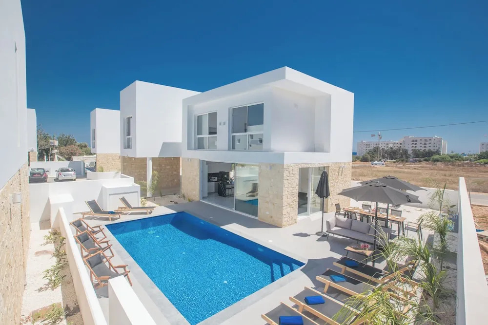 4 Bedroom Villa With Privaet Pool in the Center Protaras Vie Bleu Villa Vb1