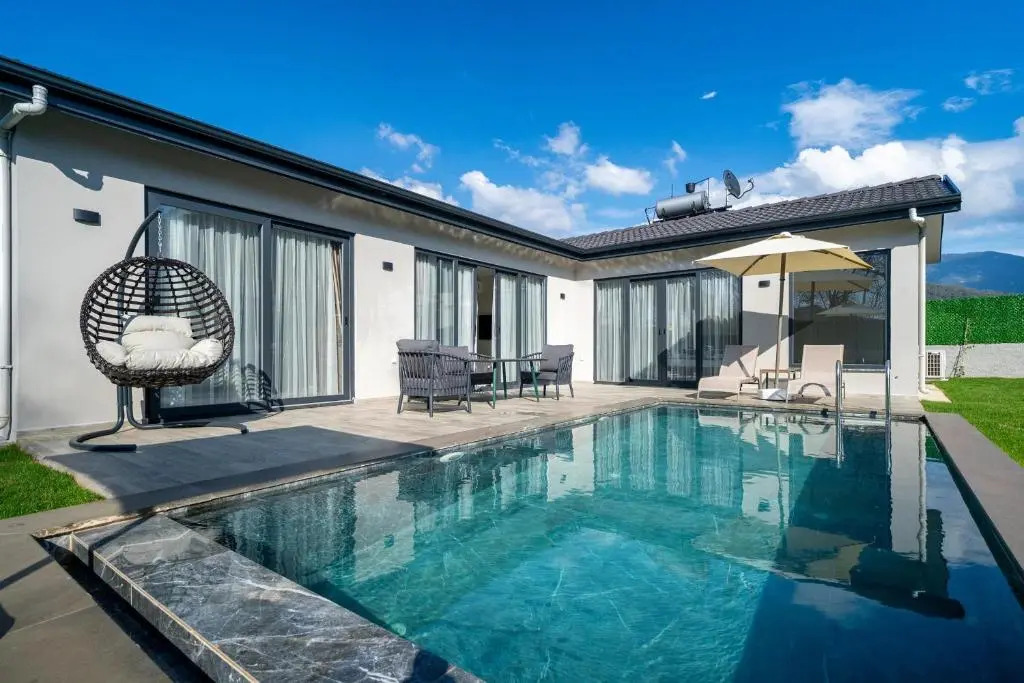 2 Bedroom Private Villa With Swimming Pool