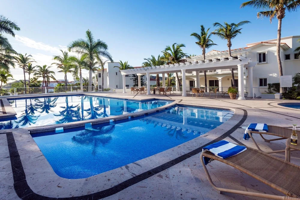 Villa De Oro 106 3 BR by Casago